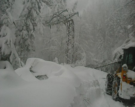 Над 60 аварийни екипа на ЕВН работят за възстановяване на тока в Югоизточна България