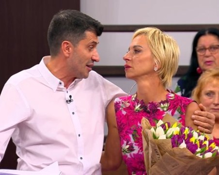 Нана се сбогува емоционално със 