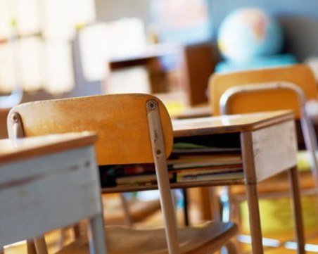 Много общини у нас обявиха понеделник за неучебен ден