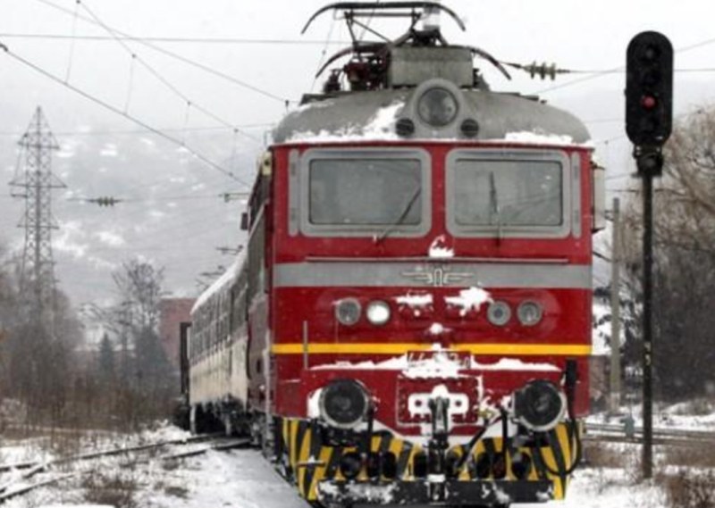 Два влака от София до Варна са спрени - единият