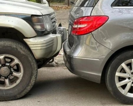 Майсторско паркиране затапи кола в Пловдив