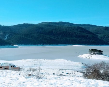 Няма опасност от преливане на язовири