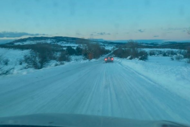 Участък от главния път София-Варна не се вижда от сняг, Търново-Русе блокиран
