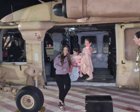 „Хамас” освободи още 12 заложници, държани в Ивицата Газа