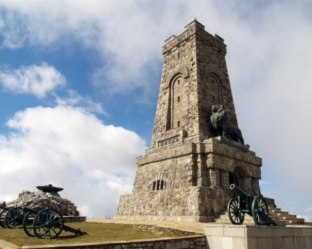 Паметникът на Шипка ще бъде затворен до 1 декември