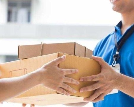 Служители на куриерска фирма, крали телефони за над 17 000 лв. от пратки на клиенти