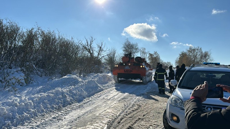 Стотици населени места остават без ток, 55 училища няма да отворят врати