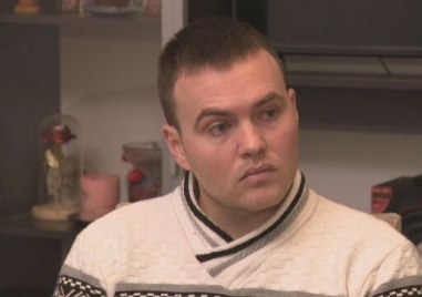 29 годишният Стефан Шикеров е мъжът  арестуван и обвинен за палежа на полицейски