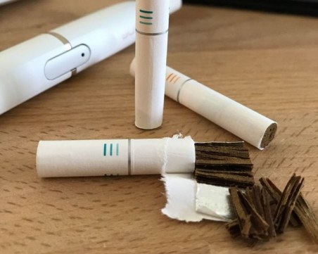 Ароматизираните тютюневи стикове остават само още два месеца на пазара