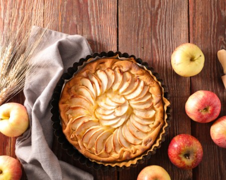 Най-лесният и бърз ябълков сладкиш, приготвя се само за 10 минути