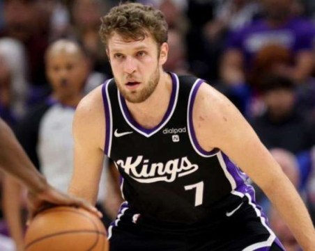 Везенков вдъхнови Сакраменто за изумителен обрат над Голдън Стейт и място на четвъртфиналите в новия турнир