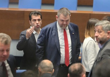 Председателят на парламента Росен Желязков беше принуден да обяви 15 минутна
