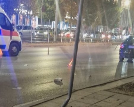 Кола блъсна пресичащ мъж в Сливен