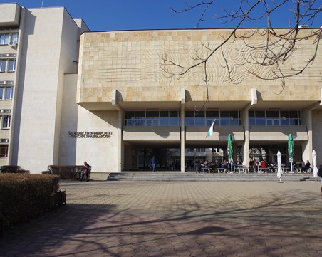 След публикация в TrafficNews: Собственикът на кафенето в ПУ прибра половината маси