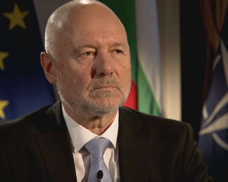 Военният министър: Предвижда се да придобием дронове за ударни цели