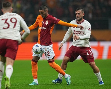 Зрелище в Истанбул намали шансовете на Юнайтед за продължаване в ШЛ