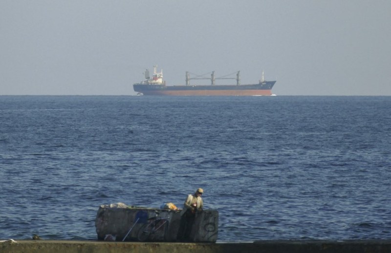 Йеменските бунтовници ще продължават да блокират кораби в Червено море