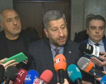 ПП-ДБ и ГЕРБ-СДС искат оставките на шефа и зам.-шефа на НЗОК