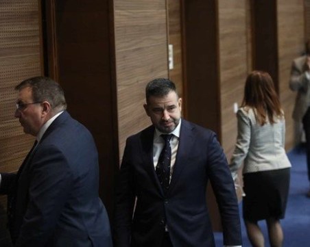 Управителят, и подуправителят на НЗОК подават оставка