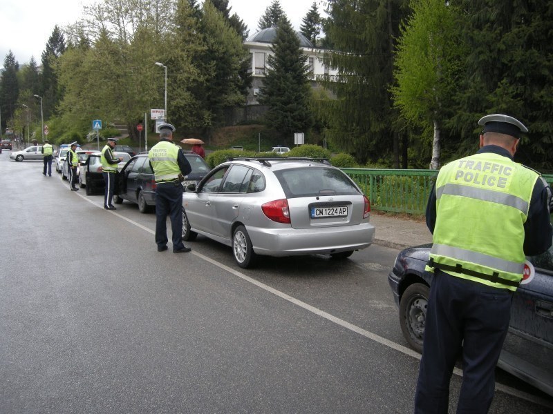 Полицията глоби над 3300 шофьори за ден