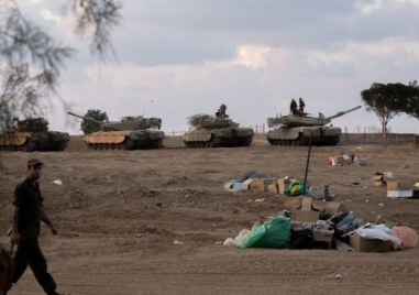 Подновените боеве в Газа навлязоха днес във втория си ден