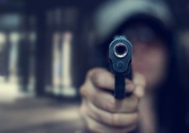 Въоръжен грабеж в София Нападението с пистолет става на улица