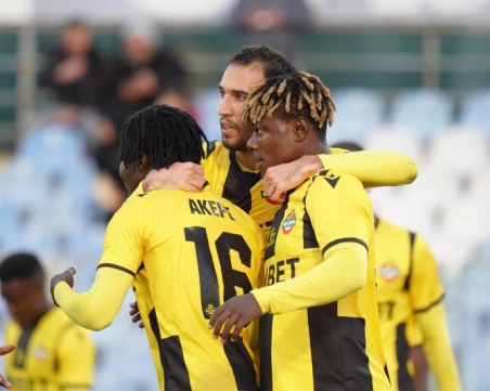 Ботев търси четвъртфинал за Купата при гостуване на Етър