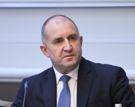 Румен Радев наложи вето върху Закона за предоставяне на бронирана техника на Украйна