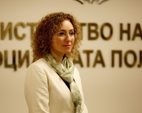Министър Шалапатова: Интеграцията е единственото трайно решение за бежанците