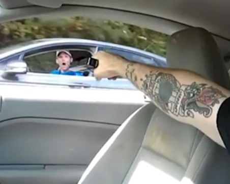 Задържаха шофьор, заплашвал друг с газов пистолет в София