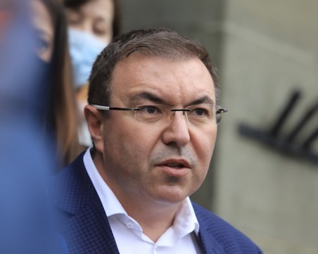 Костадин Ангелов: Лъжа са думите на министър Хинков за уволнения шеф на 