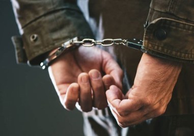 Седем мъже са задържани след разследване на организирана престъпна група