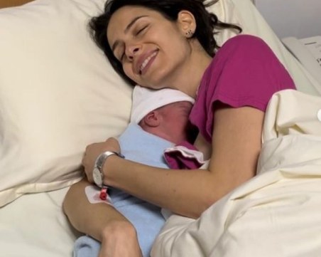 Даяна Ханджиева стана майка на момче