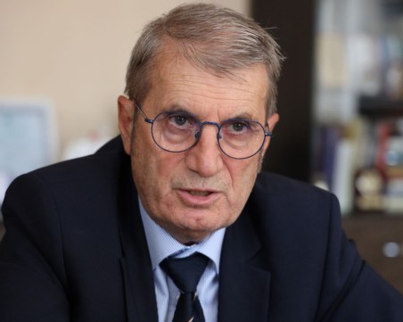 Хинков: Не правя циркове, оставка трябва да ми поиска премиерът