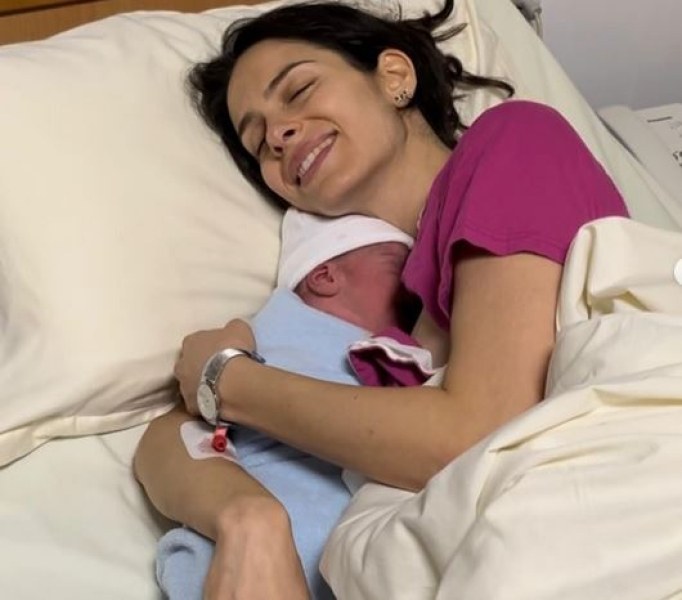 Даяна Ханджиева стана майка на момче