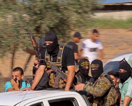 Починал е 25-годишен израелски заложник, докато е бил в плен на 