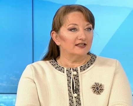 Деница Сачева: Бюджетът можеше да си позволи коледни надбавки към пенсиите