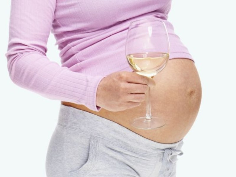 Консумация на алкохол по време на бременността променя структурата на мозъка на плода