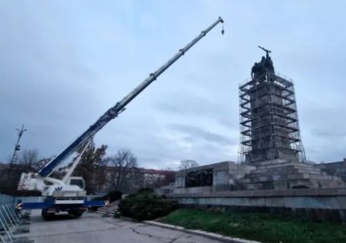 Започна подготовката за демонтаж на паметника на Съветската армия в София Там