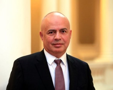 Георги Свиленски ще съди служителя, ранил го пред Паметника на Съветската армия