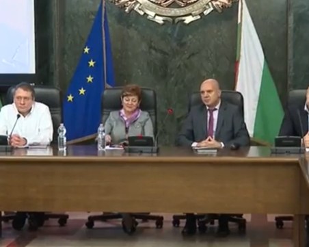 Разкриха мащабна схема за фалшиви пари и подправени документи за самоличност