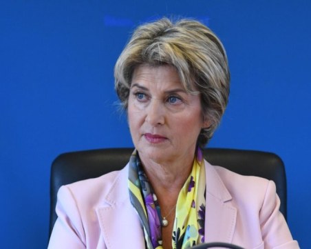 Весела Лечева: Борбата на Нинова е как да оцелее тя, а не БСП