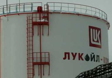 Енергийна комисия реши дерогацията за внос на руски петрол да падне от началото