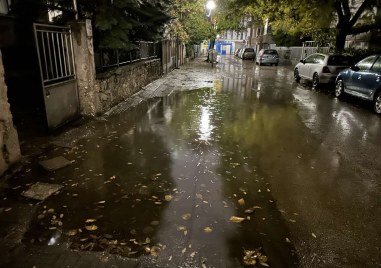 Улица в центъра на Пловдив редовно се превръща в езеро