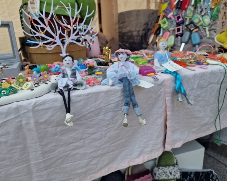 Музика, занаятчийски изделия и пищна украса на Коледен Базар 