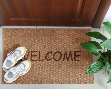 Защо е важно наистина да се събуваме, преди да влезем вкъщи?