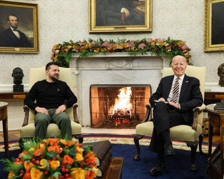 Зеленски пред Байдън: Няма да се откажем от хората си