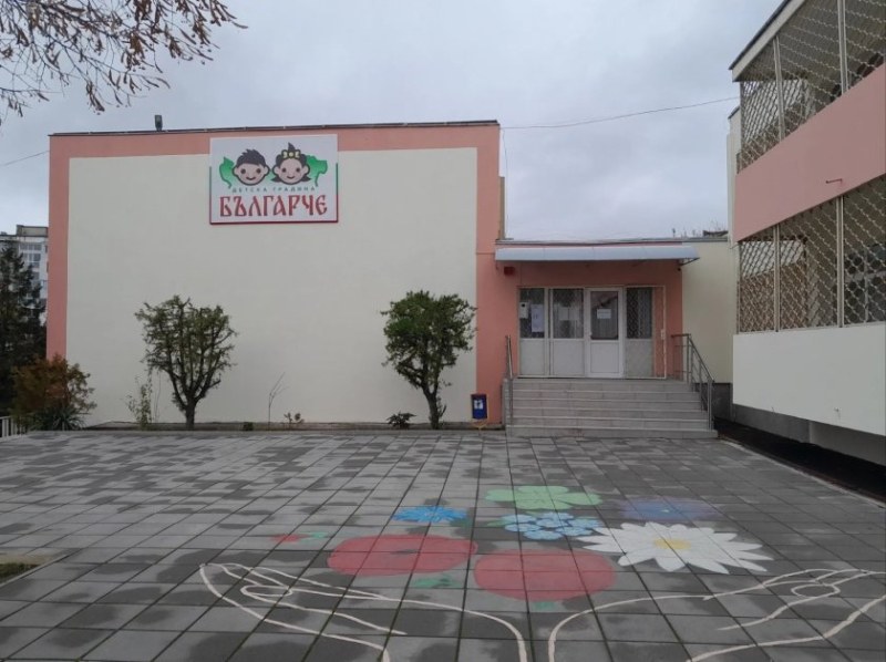Майка прободе медицинска сестра в детска градина във Варна
