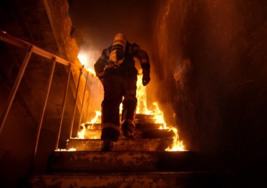 74 годишна жена е загинала при пожар в дома ѝ в бургаския квартал