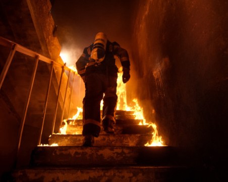 74-годишна жена е починала при пожар в дома си в Бургас